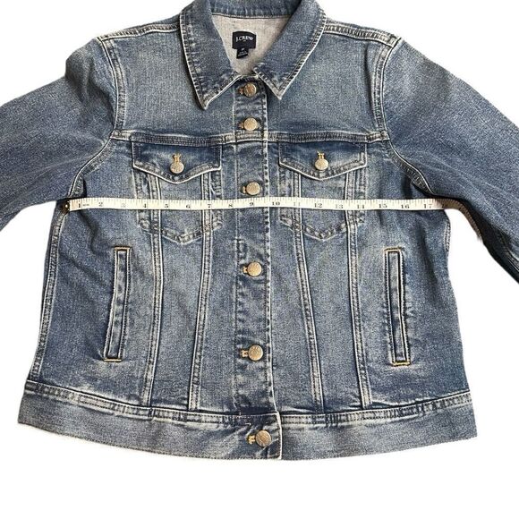 J. Crew Factory Distressed Denim Trucker Jacket Size Medium - Picture 7 of 9
